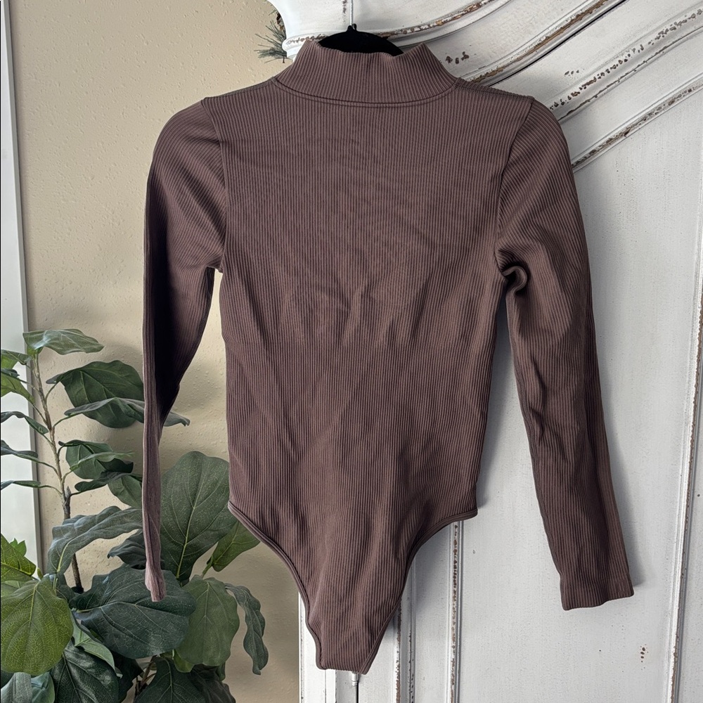 OQQ Brown Ribbed High Neck Long Sleeve Bodysuit Women's Medium - Picture 2 of 6
